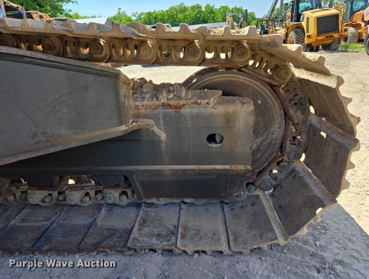 image for item EC4261 1996 Komatsu PC220LC excavator