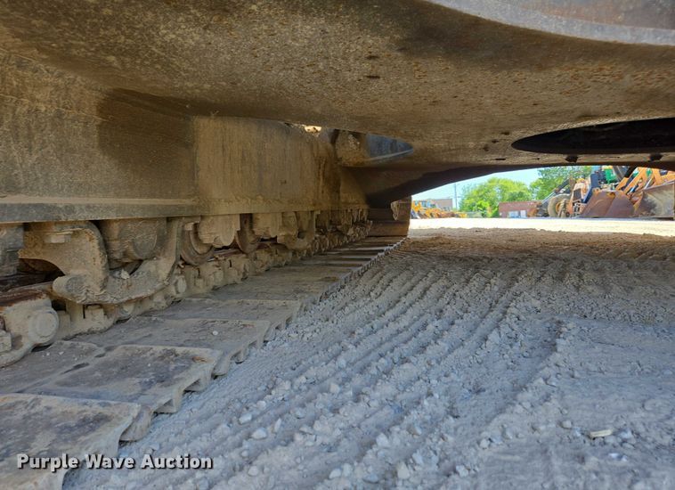 image for item EC4261 1996 Komatsu PC220LC excavator