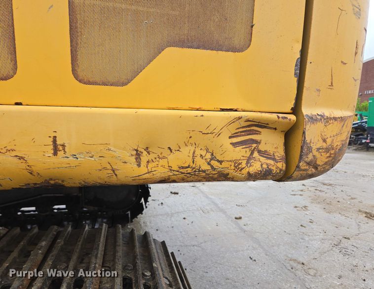 image for item EC4263 2013 John Deere 250G LC excavator