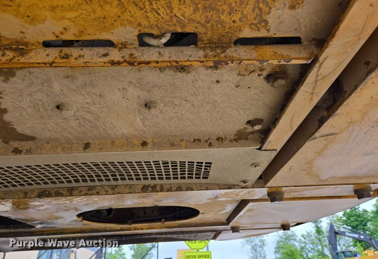 image for item EC4263 2013 John Deere 250G LC excavator