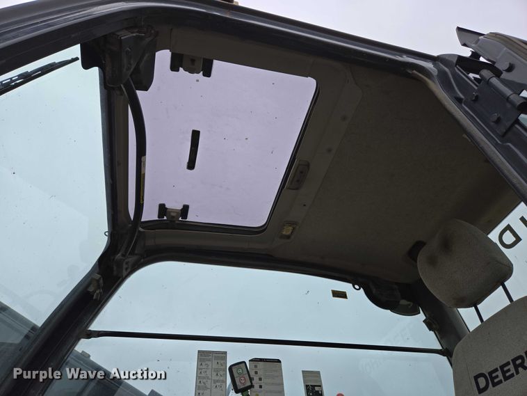 image for item EC4263 2013 John Deere 250G LC excavator