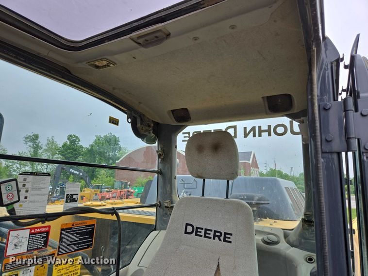 image for item EC4263 2013 John Deere 250G LC excavator