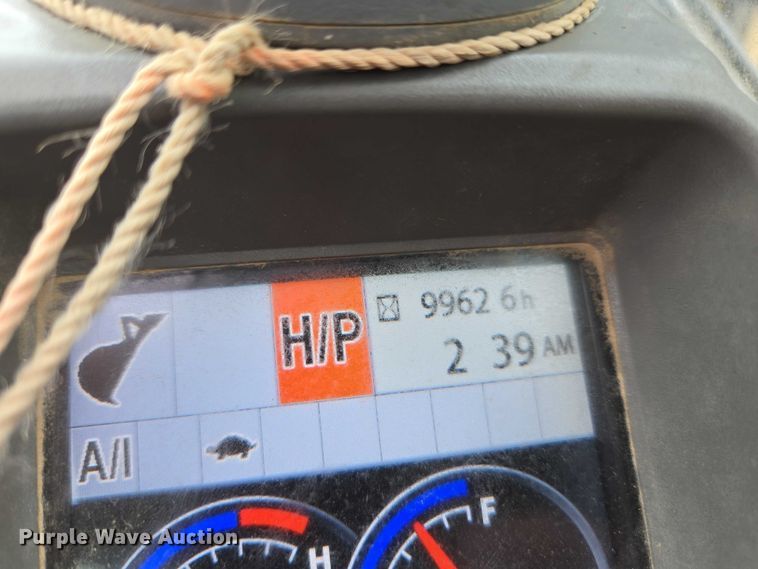 image for item EC4263 2013 John Deere 250G LC excavator