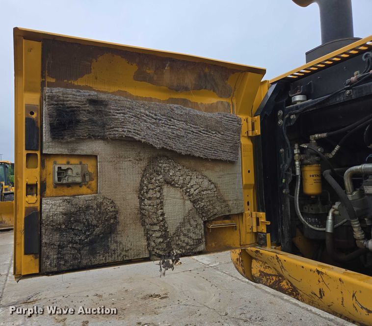 image for item EC4263 2013 John Deere 250G LC excavator