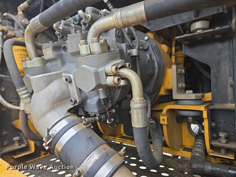 image for item EC4263 2013 John Deere 250G LC excavator