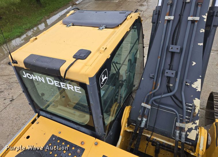 image for item EC4263 2013 John Deere 250G LC excavator