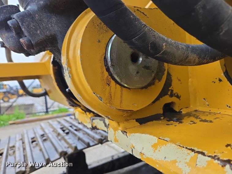 image for item EC4263 2013 John Deere 250G LC excavator