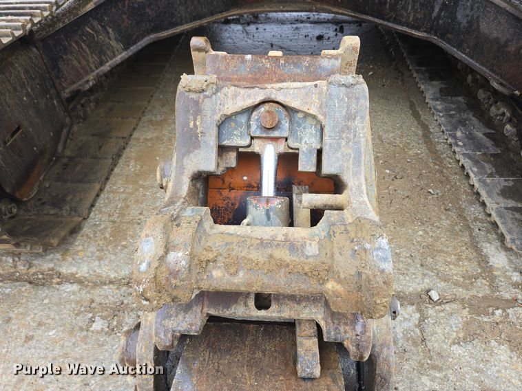 image for item EC4263 2013 John Deere 250G LC excavator