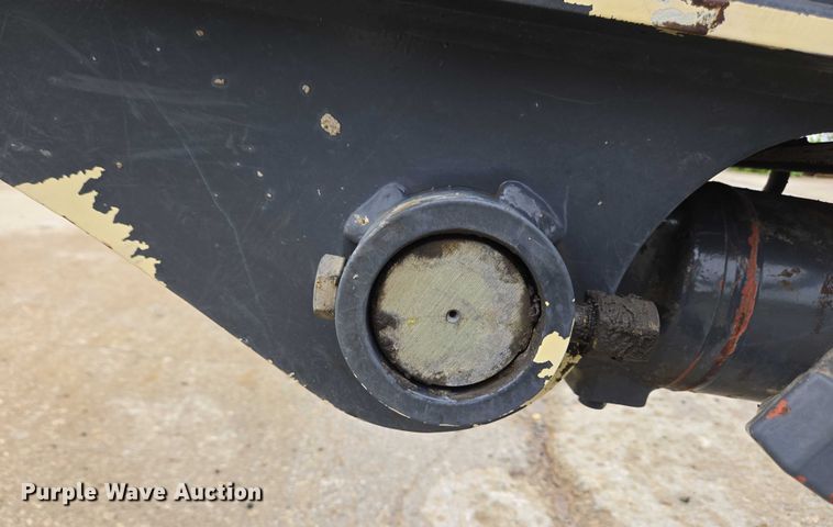 image for item EC4263 2013 John Deere 250G LC excavator