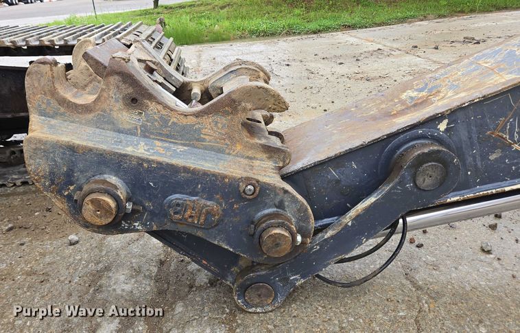 image for item EC4263 2013 John Deere 250G LC excavator