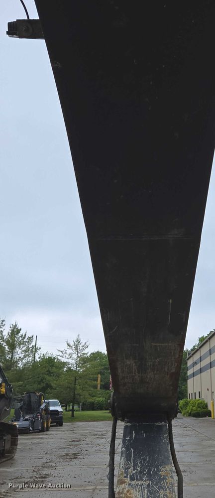 image for item EC4263 2013 John Deere 250G LC excavator