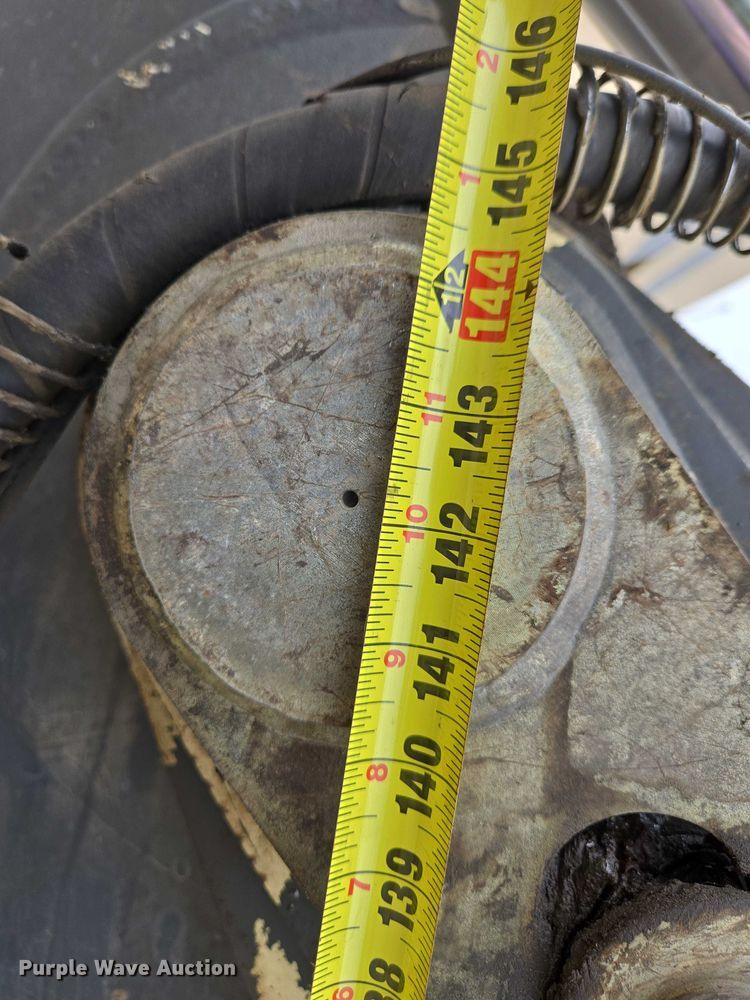 image for item EC4263 2013 John Deere 250G LC excavator