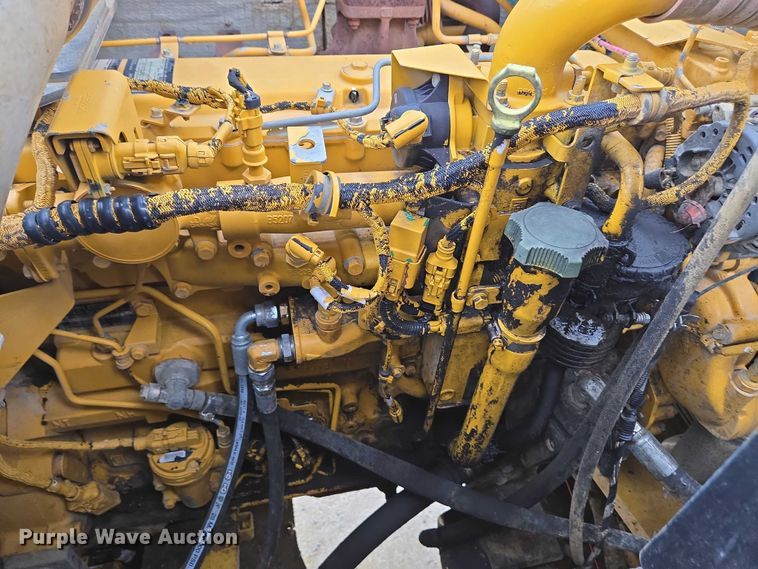 image for item EC4263 2013 John Deere 250G LC excavator