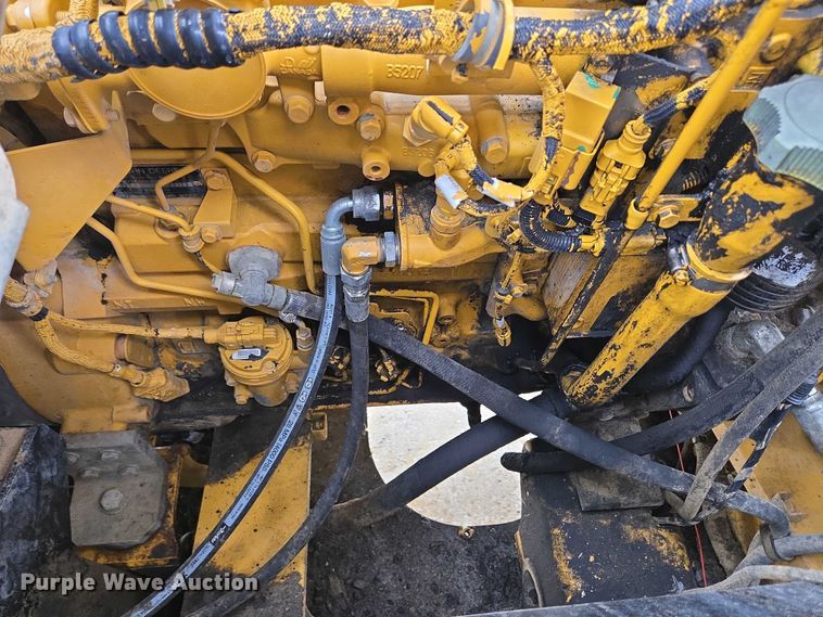 image for item EC4263 2013 John Deere 250G LC excavator