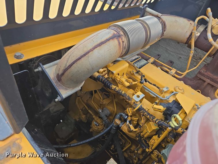 image for item EC4263 2013 John Deere 250G LC excavator