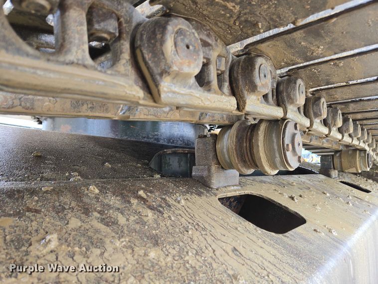 image for item EC4263 2013 John Deere 250G LC excavator