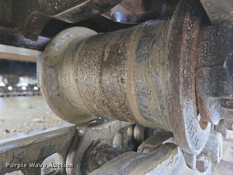 image for item EC4263 2013 John Deere 250G LC excavator