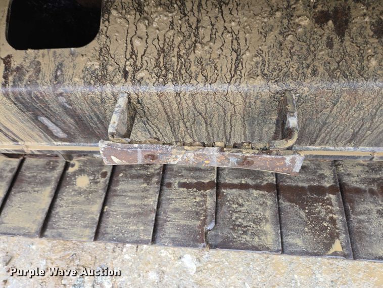 image for item EC4263 2013 John Deere 250G LC excavator