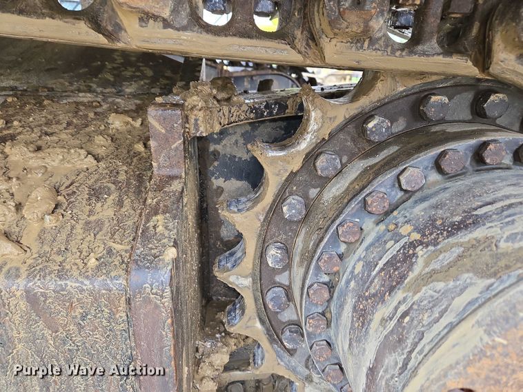 image for item EC4263 2013 John Deere 250G LC excavator