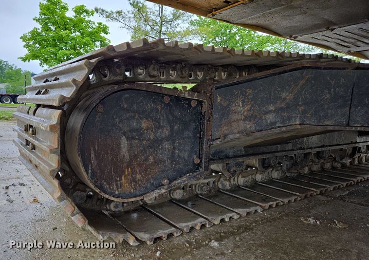 image for item EC4263 2013 John Deere 250G LC excavator