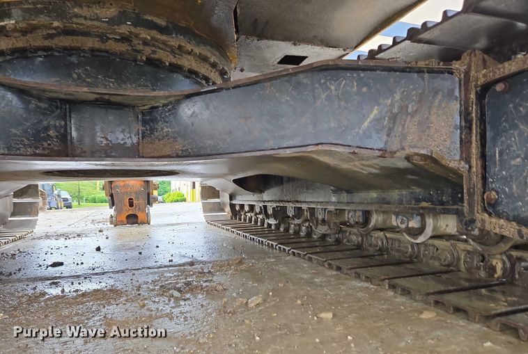 image for item EC4263 2013 John Deere 250G LC excavator