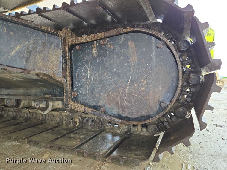 image for item EC4263 2013 John Deere 250G LC excavator