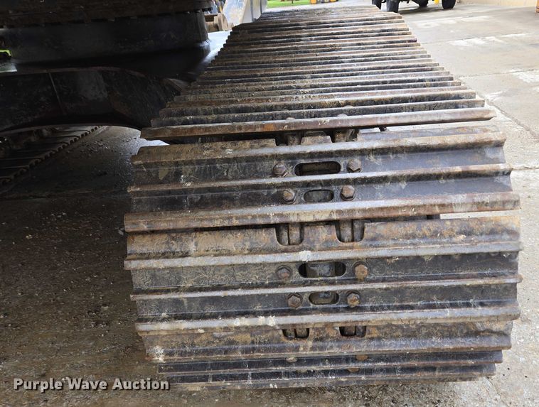 image for item EC4263 2013 John Deere 250G LC excavator