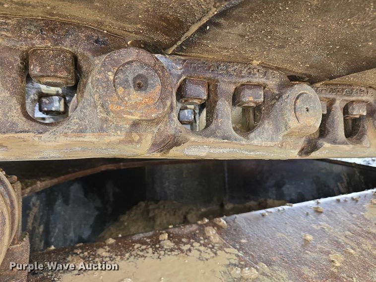 image for item EC4263 2013 John Deere 250G LC excavator