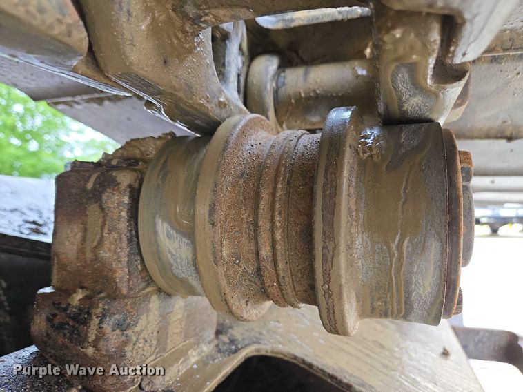 image for item EC4263 2013 John Deere 250G LC excavator