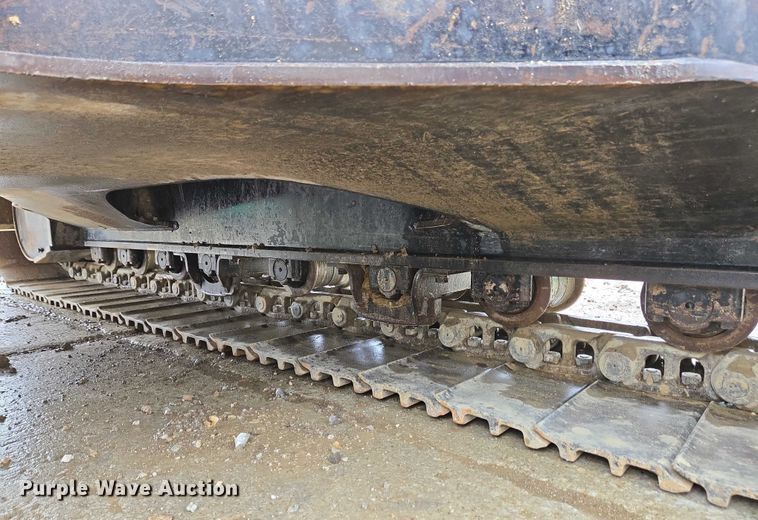 image for item EC4263 2013 John Deere 250G LC excavator