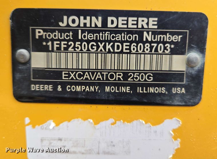 image for item EC4263 2013 John Deere 250G LC excavator