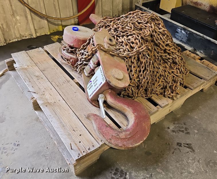 image for item EC4264 Chain hoist