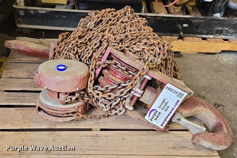 image for item EC4264 Chain hoist