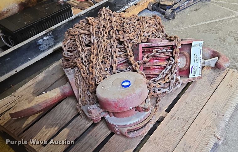 image for item EC4264 Chain hoist