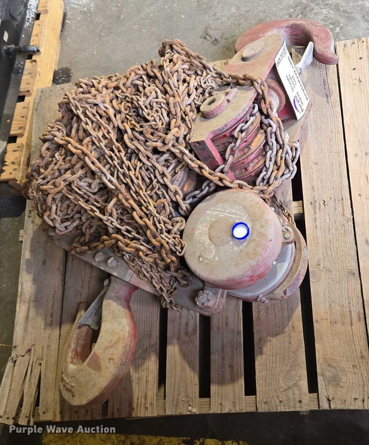 image for item EC4264 Chain hoist