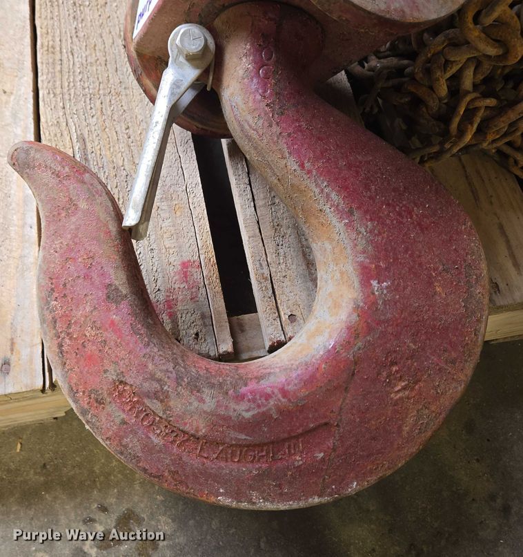 image for item EC4264 Chain hoist