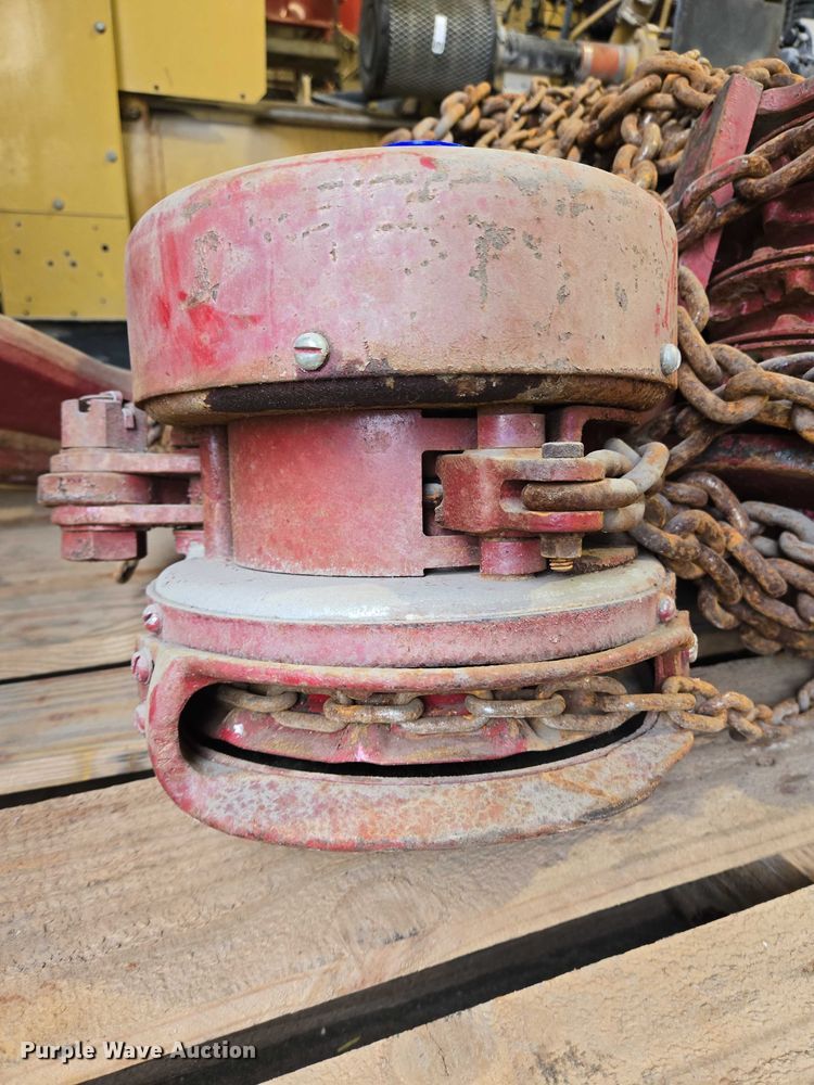 image for item EC4264 Chain hoist