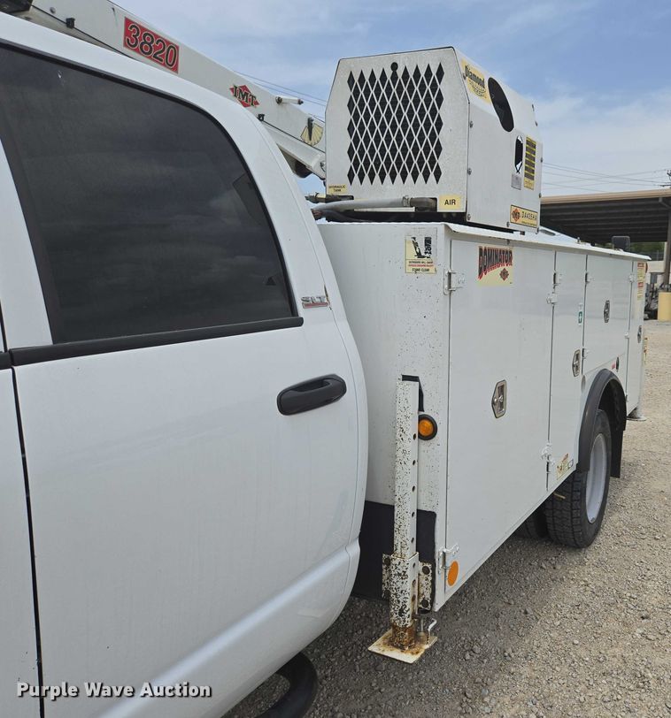 image for item ED1991 2010 Dodge Ram 5500 utility / service truck