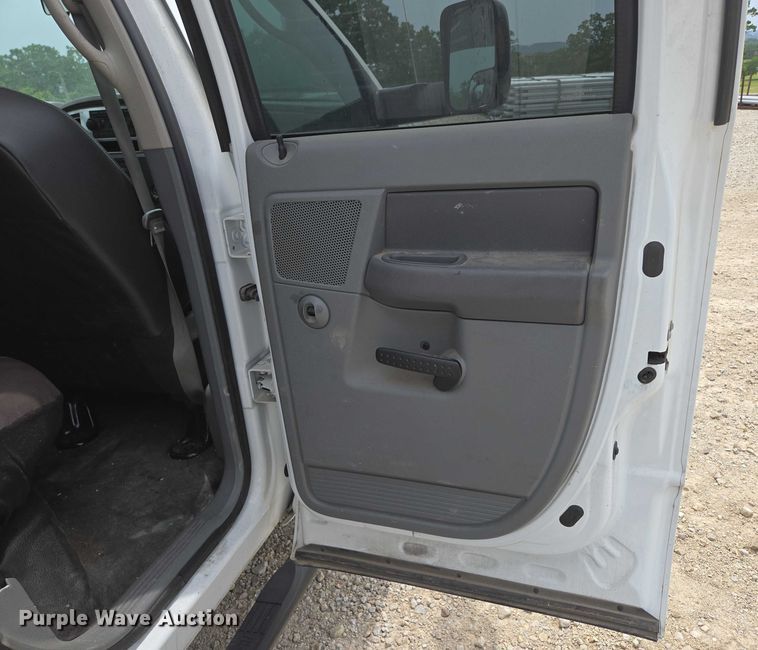 image for item ED1991 2010 Dodge Ram 5500 utility / service truck