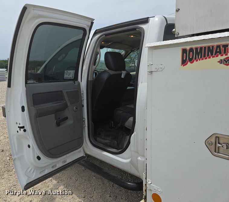 image for item ED1991 2010 Dodge Ram 5500 utility / service truck