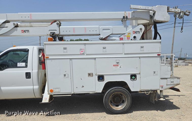 image for item ED1992 2016 Ford F550 Super Duty XL bucket truck