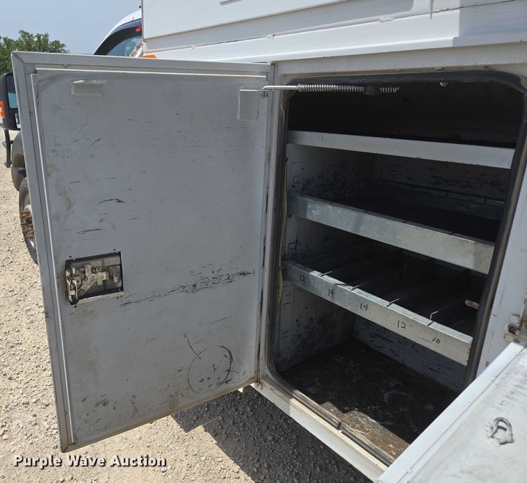 image for item ED1992 2016 Ford F550 Super Duty XL bucket truck