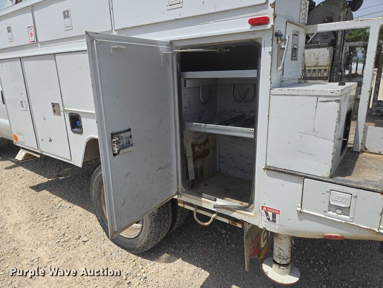 image for item ED1992 2016 Ford F550 Super Duty XL bucket truck