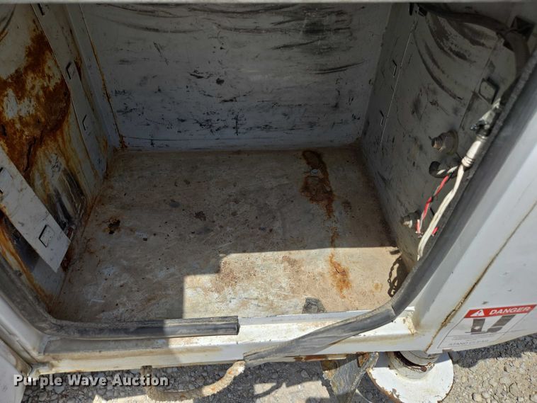 image for item ED1992 2016 Ford F550 Super Duty XL bucket truck