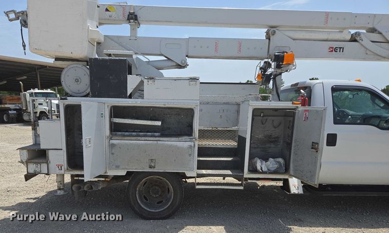 image for item ED1992 2016 Ford F550 Super Duty XL bucket truck