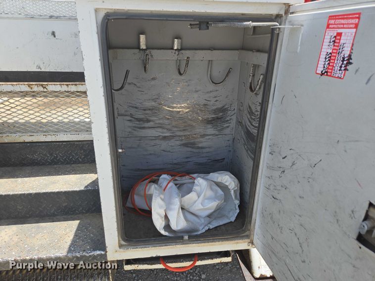 image for item ED1992 2016 Ford F550 Super Duty XL bucket truck