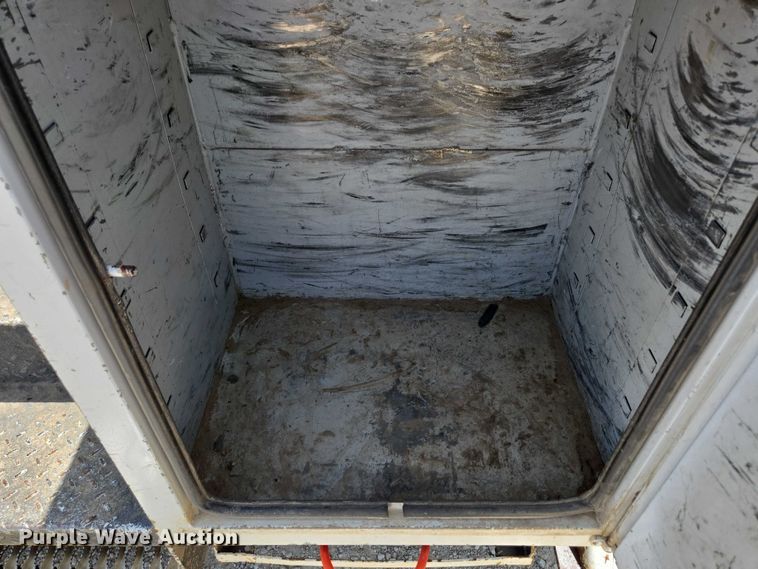 image for item ED1992 2016 Ford F550 Super Duty XL bucket truck