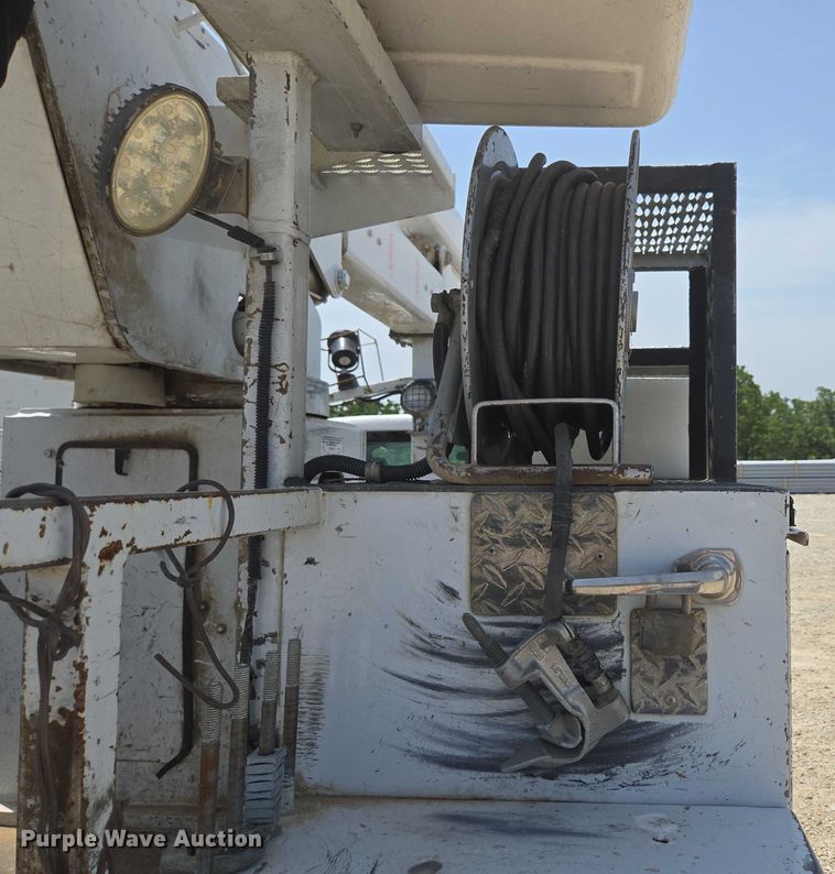 image for item ED1992 2016 Ford F550 Super Duty XL bucket truck