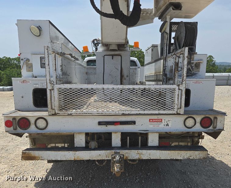 image for item ED1992 2016 Ford F550 Super Duty XL bucket truck