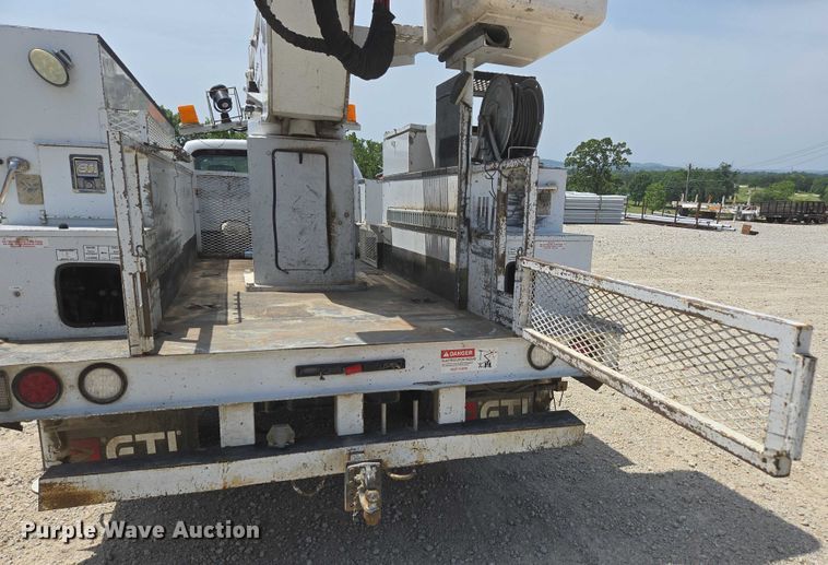 image for item ED1992 2016 Ford F550 Super Duty XL bucket truck